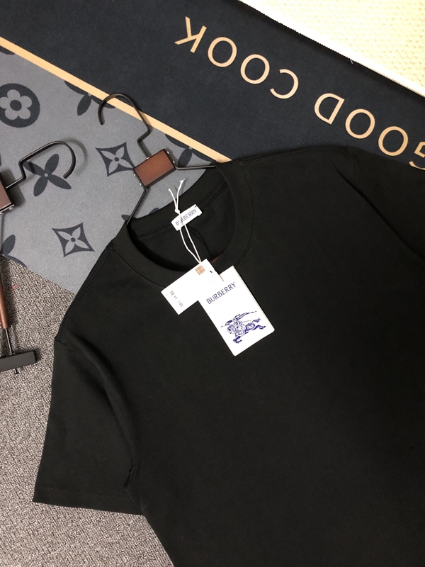 ブランドTシャツ側面デザイン